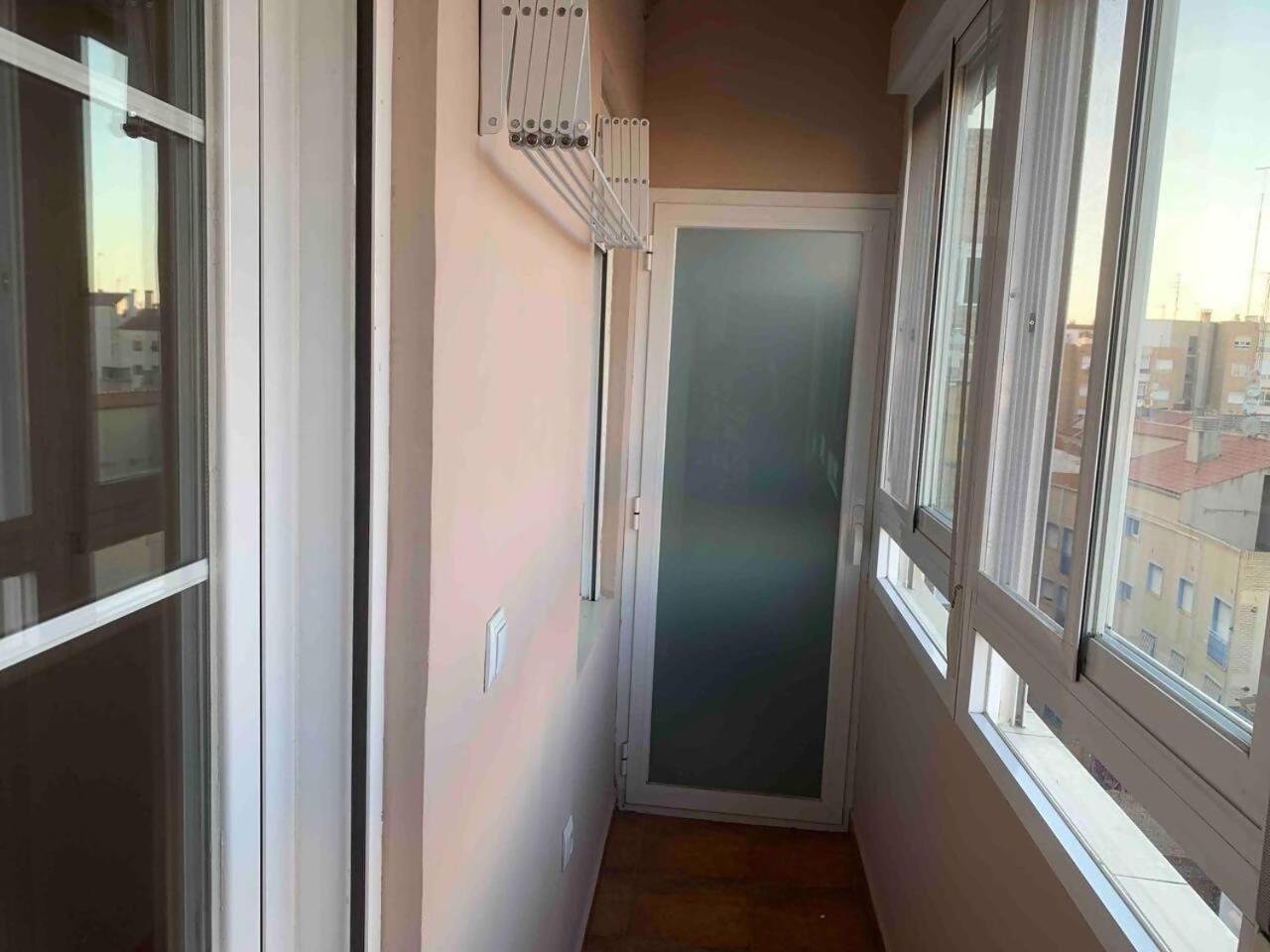 Un Hogar En El Centro Con Parking Gratuito Apartman Zaragoza Kültér fotó